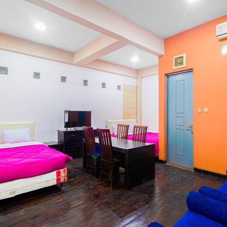 Tobana House Bintaro Hotel Jakarta Eksteriør billede