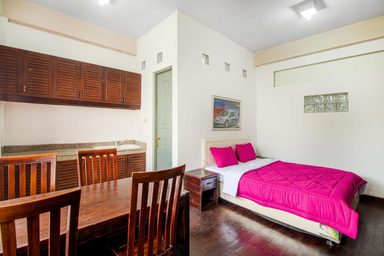 Tobana House Bintaro Hotel Jakarta Eksteriør billede